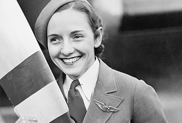 thumb_The-Flyin’-Fightin’-Forties--16-Female-Solo-Ideas-From-The-WWII-Era
